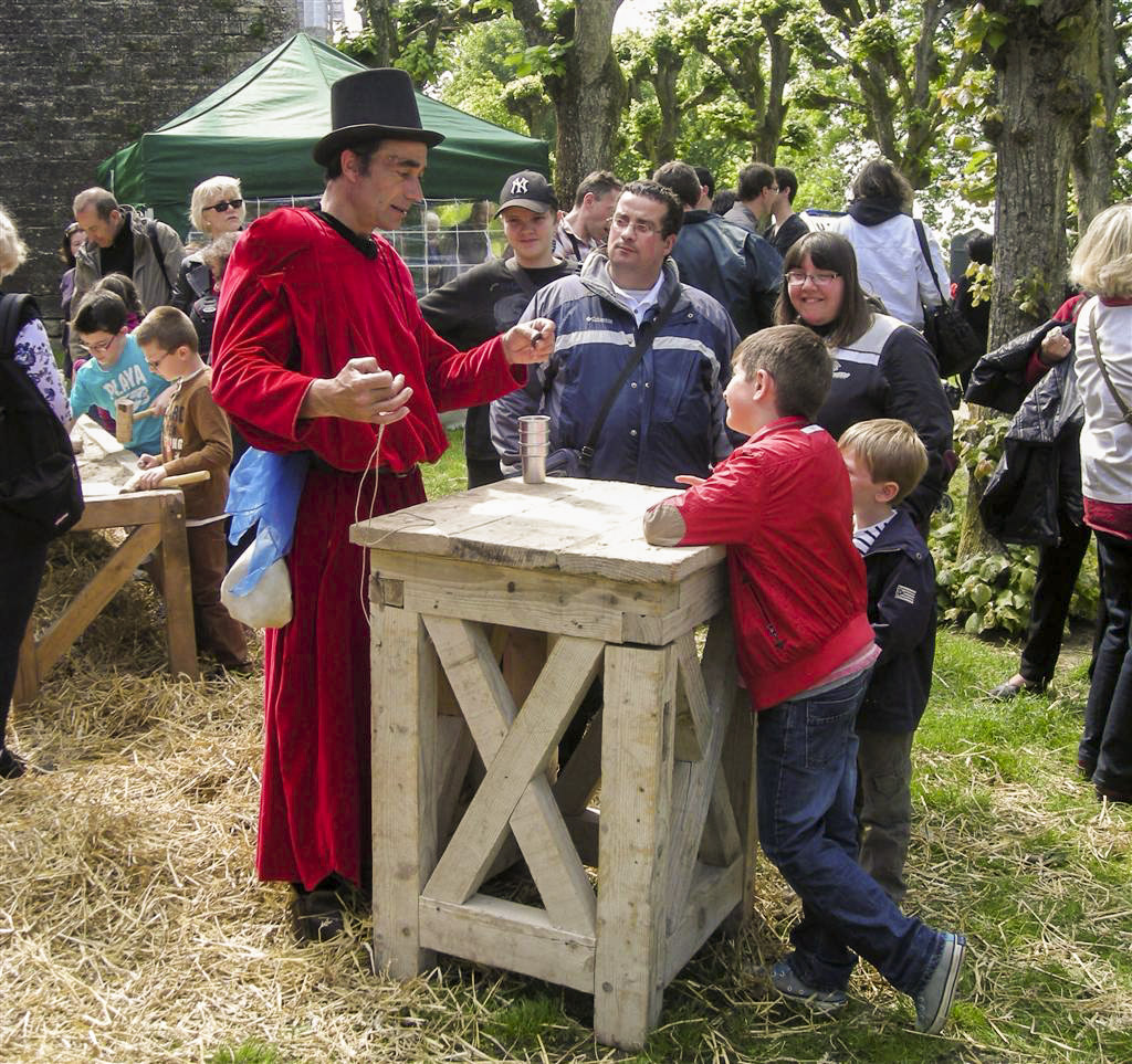 Magie rapprochée avec les Magiciens de Cordes